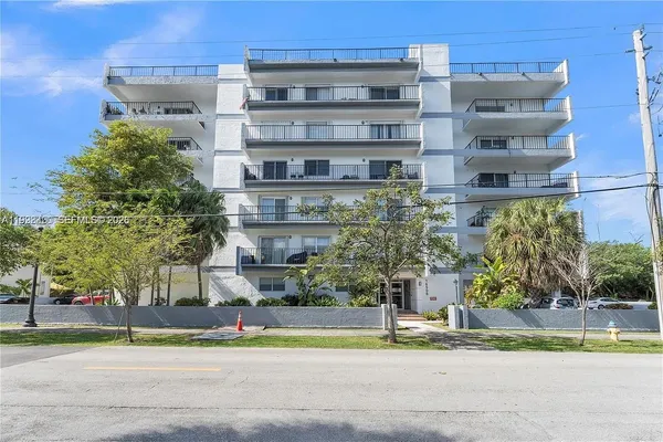 $2,650 | 16508 Northeast 26th Avenue, Unit 303, North Miami Beach, FL 33160