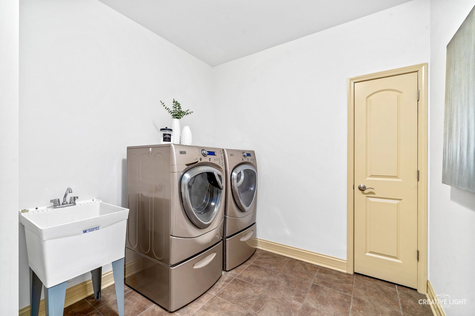 1887 Snead Street Bolingbrook, IL 60490 - Photo 30 of 49 a utility room with dryer and washer