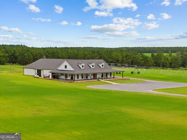 a view of a tennis court