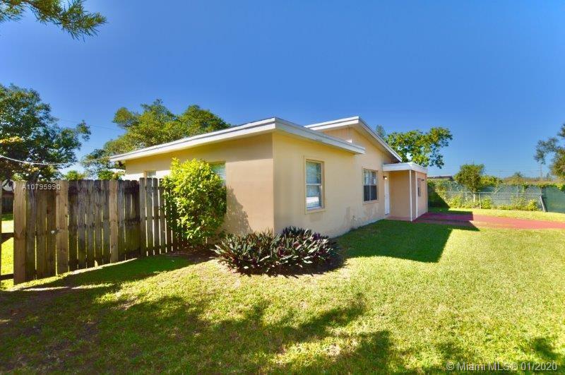 18 Miami Gardens Road West Park, FL 33023 - Photo 4 of 65