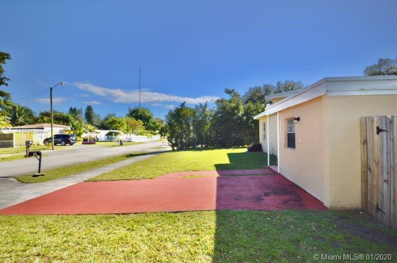 18 Miami Gardens Road West Park, FL 33023 - Photo 7 of 65