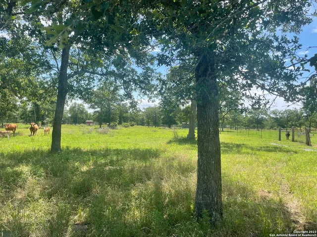 $275,000 | 1130 Blacksmith Row, Weimar, TX 78962