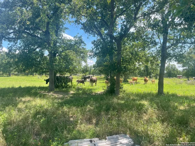 $275,000 | 1130 Blacksmith Row, Weimar, TX 78962