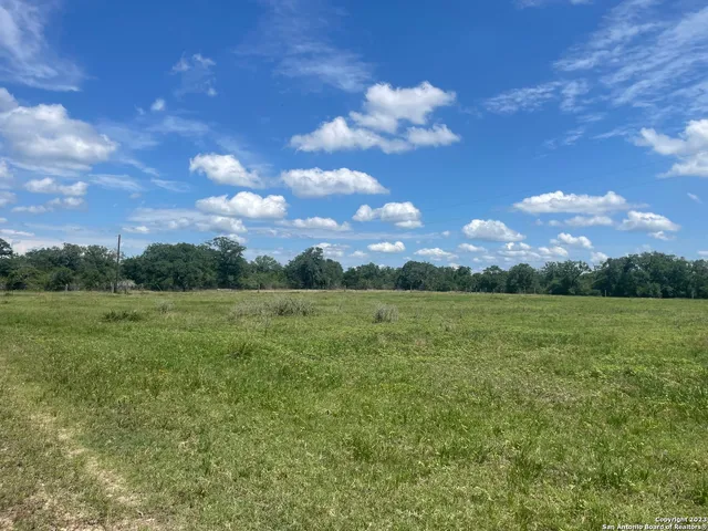 $275,000 | 1130 Blacksmith Row, Weimar, TX 78962