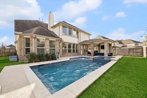 $660,000 | 2423 Flowering Brook Lane, Sugar Land, TX 77479