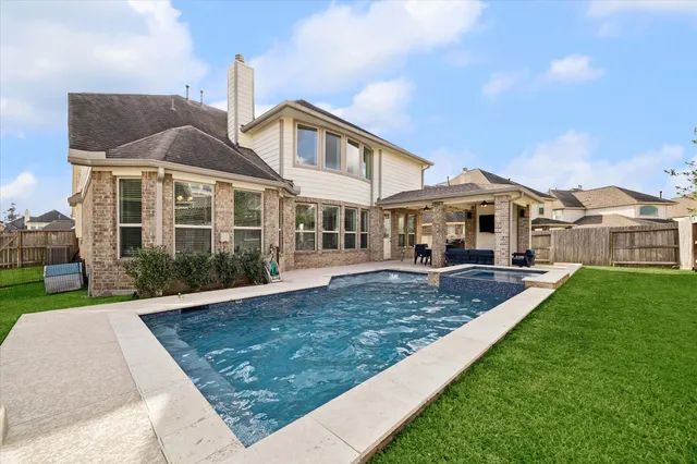 $660,000 | 2423 Flowering Brook Lane, Sugar Land, TX 77479