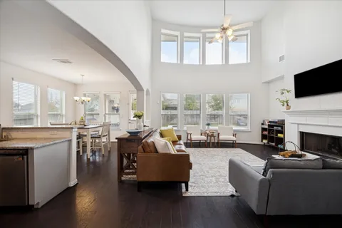 $660,000 | 2423 Flowering Brook Lane, Sugar Land, TX 77479