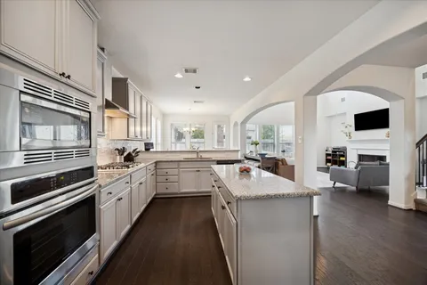 $660,000 | 2423 Flowering Brook Lane, Sugar Land, TX 77479