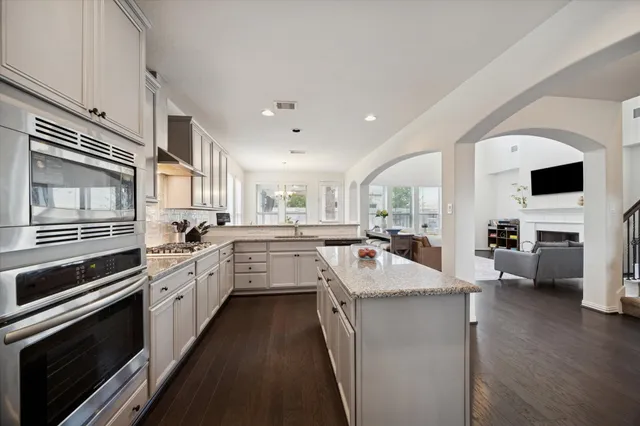 $660,000 | 2423 Flowering Brook Lane, Sugar Land, TX 77479