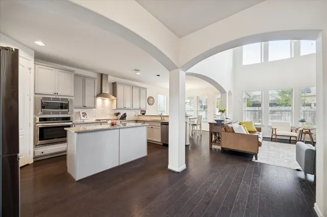 $660,000 | 2423 Flowering Brook Lane, Sugar Land, TX 77479