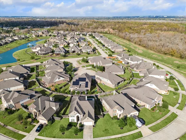 $660,000 | 2423 Flowering Brook Lane, Sugar Land, TX 77479