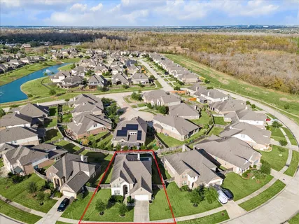 $660,000 | 2423 Flowering Brook Lane, Sugar Land, TX 77479