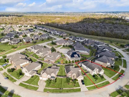 $650,000 | 2423 Flowering Brook Lane, Sugar Land, TX 77479