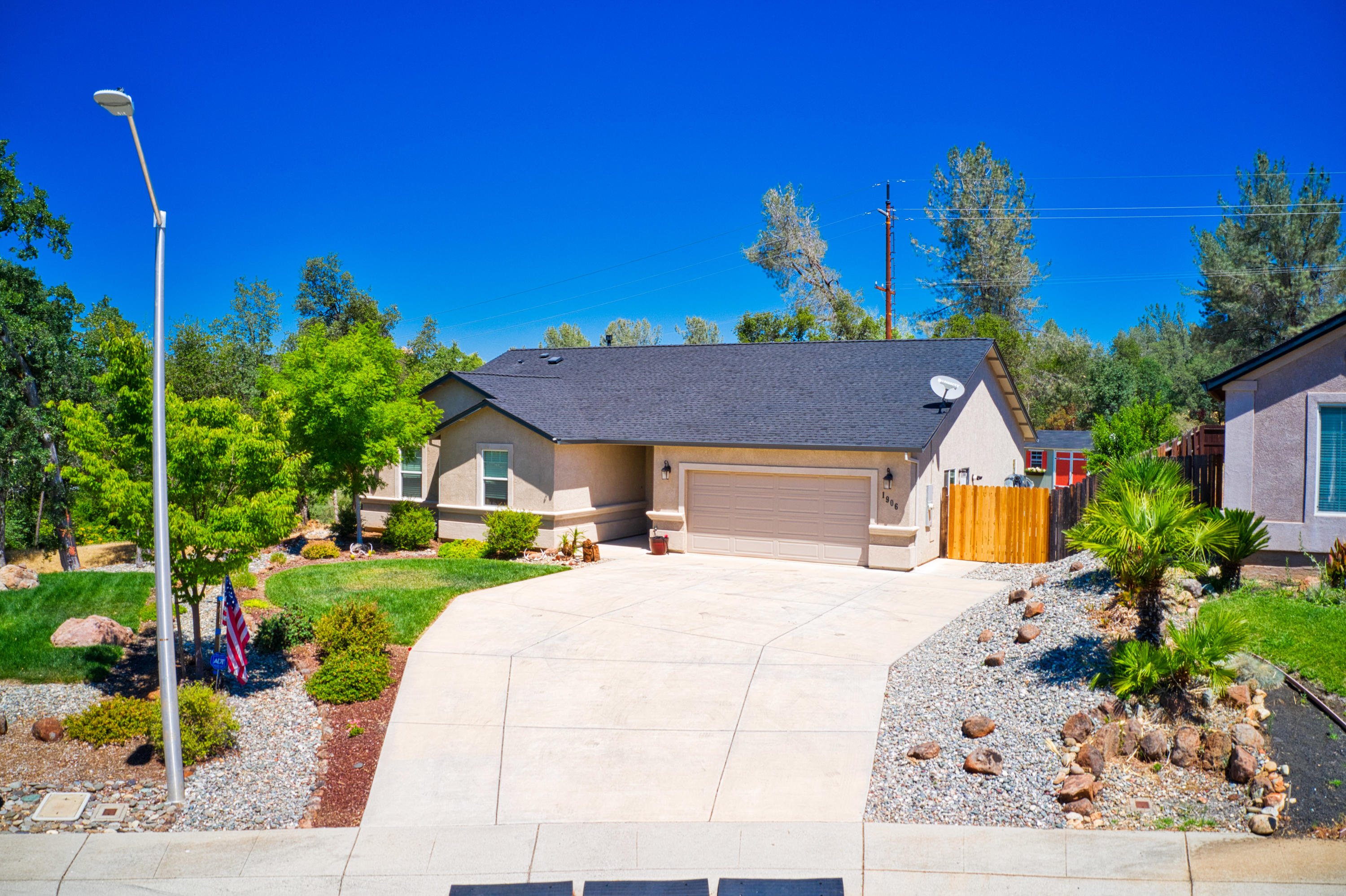 1906 Tarmac Road Redding, CA 96003 - Photo 2 of 48 HARRISONM-01