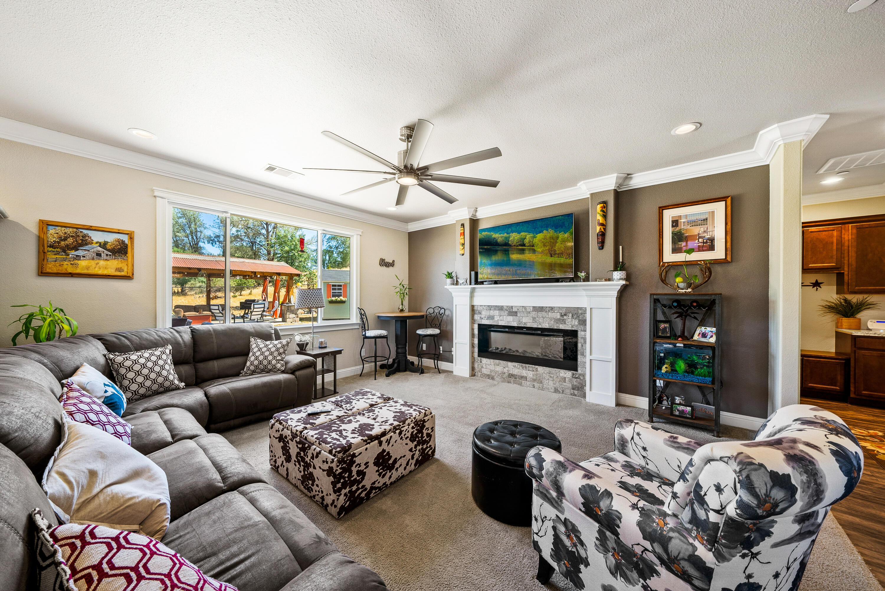 1906 Tarmac Road Redding, CA 96003 - Photo 8 of 48 HARRISONM-57