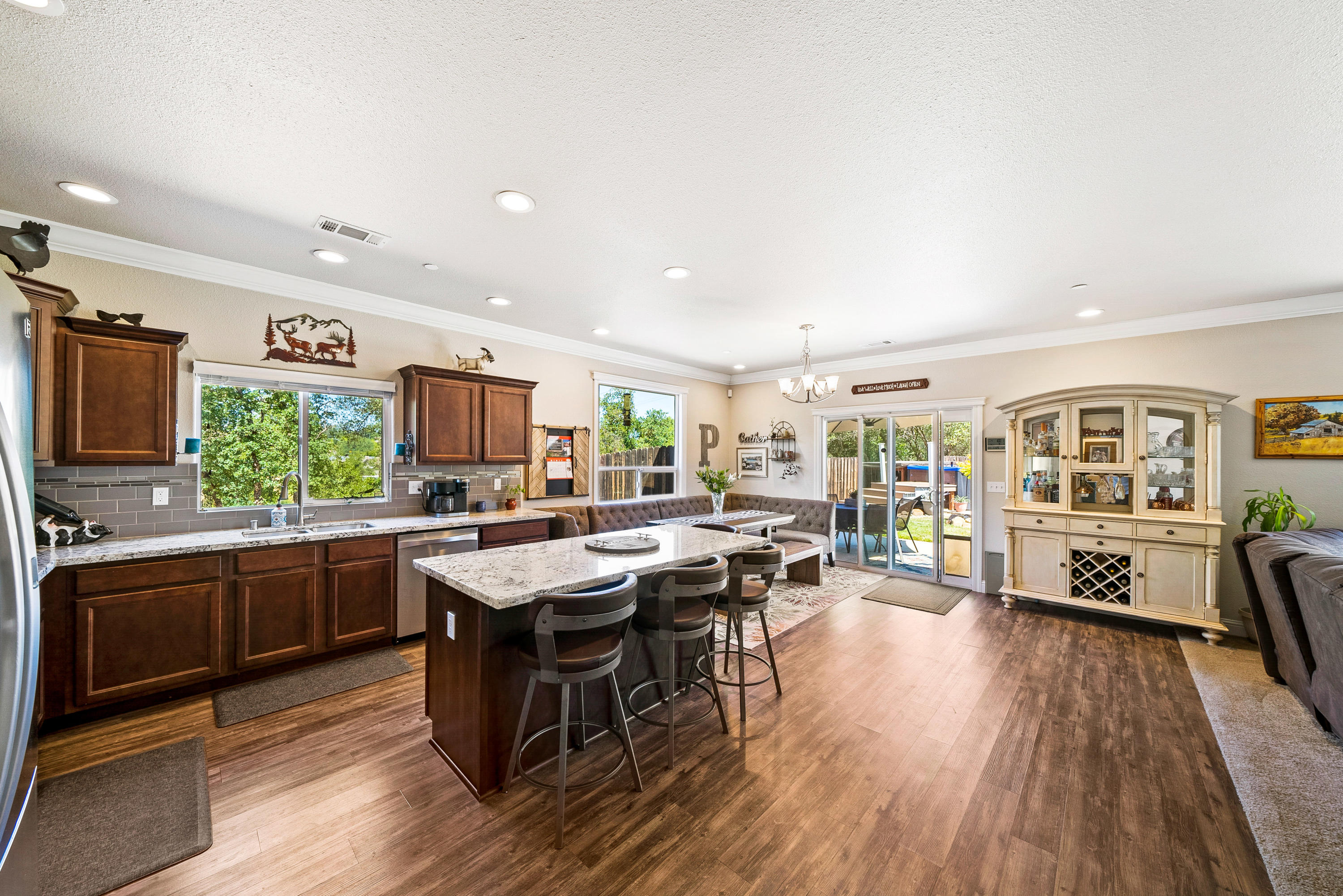 1906 Tarmac Road Redding, CA 96003 - Photo 10 of 48 HARRISONM-43