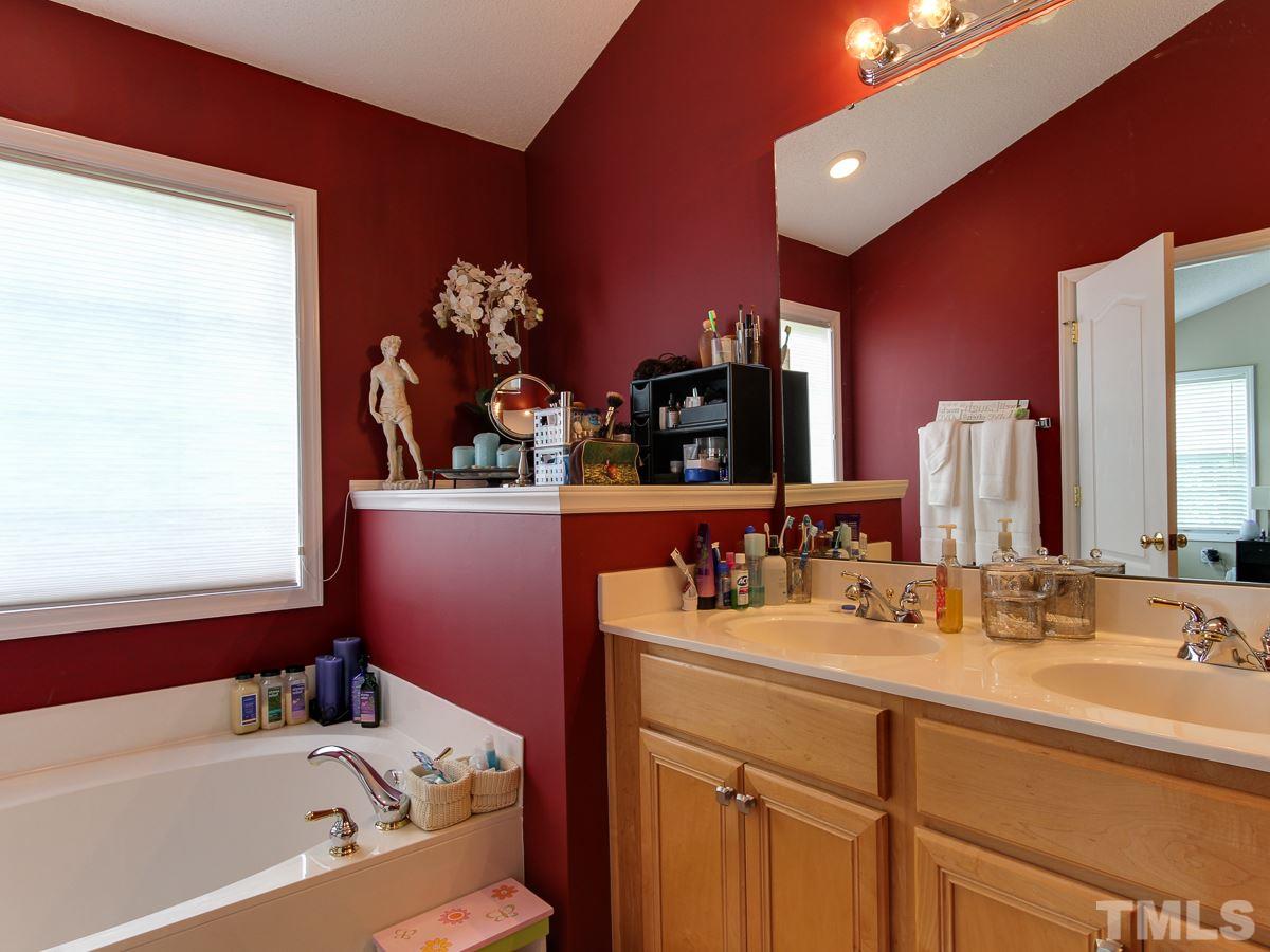 6841 Middleboro Drive Raleigh, NC 27612 - Photo 20 of 25