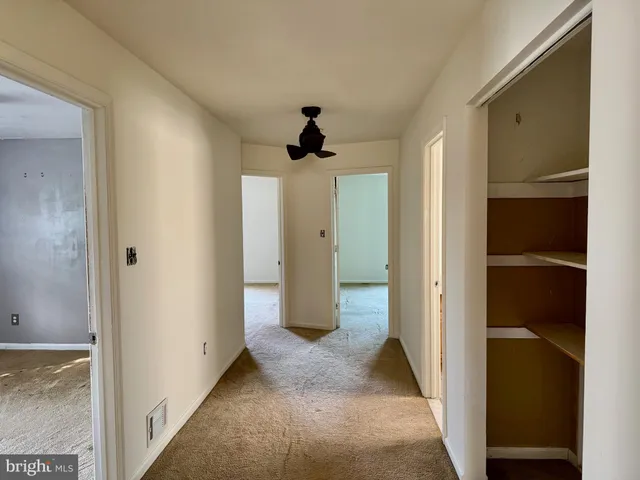 a view of workspace with washer and dryer