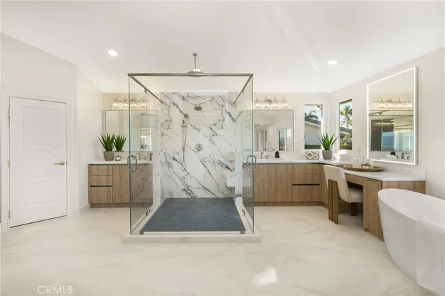 a view of an outdoor space