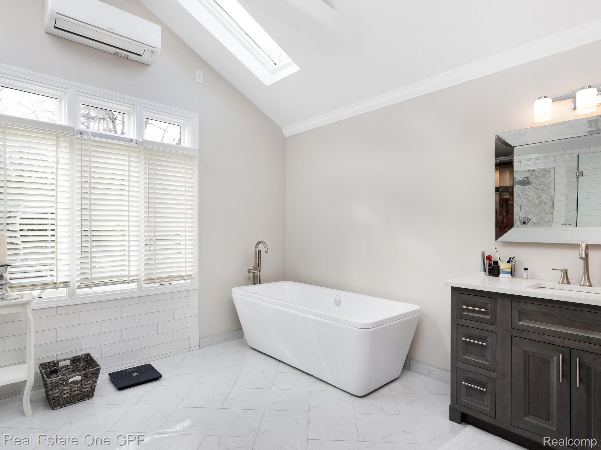 371 Lincoln Road Grosse Pointe, MI 48230 - Photo 28 of 55 371 Lincoln Rd Grosse Pointe-008-007-371 Lincoln Road Grosse-MLS_Size.jpg