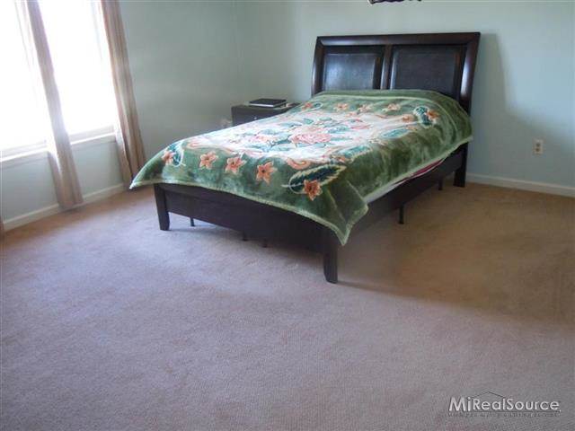 321 Union Drive Rochester, MI 48307 - Photo 15 of 30 31145270-14.JPG