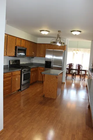 $324,900 | 13537 Latrobe Avenue, Unit 7, Crestwood, IL 60418