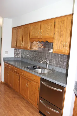 $324,900 | 13537 Latrobe Avenue, Unit 7, Crestwood, IL 60418