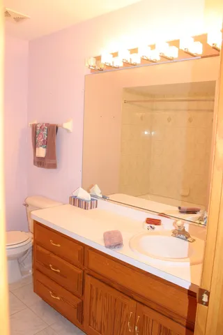 $324,900 | 13537 Latrobe Avenue, Unit 7, Crestwood, IL 60418