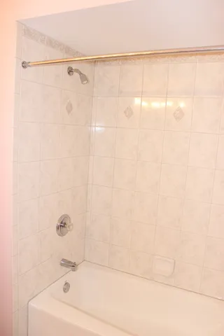 $324,900 | 13537 Latrobe Avenue, Unit 7, Crestwood, IL 60418