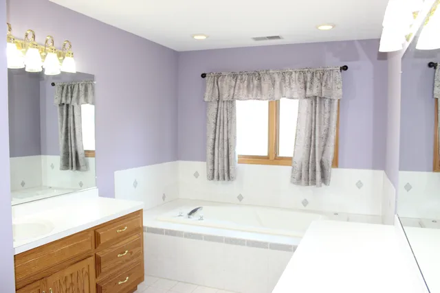 $324,900 | 13537 Latrobe Avenue, Unit 7, Crestwood, IL 60418