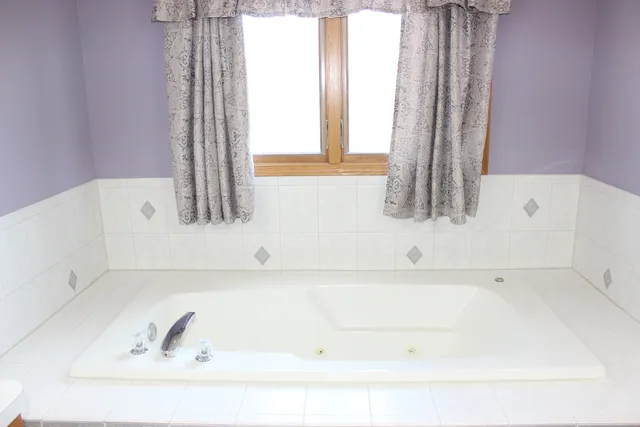 $324,900 | 13537 Latrobe Avenue, Unit 7, Crestwood, IL 60418