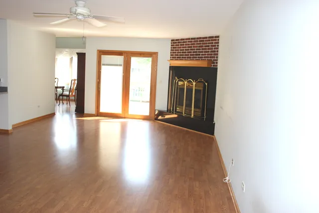 $324,900 | 13537 Latrobe Avenue, Unit 7, Crestwood, IL 60418