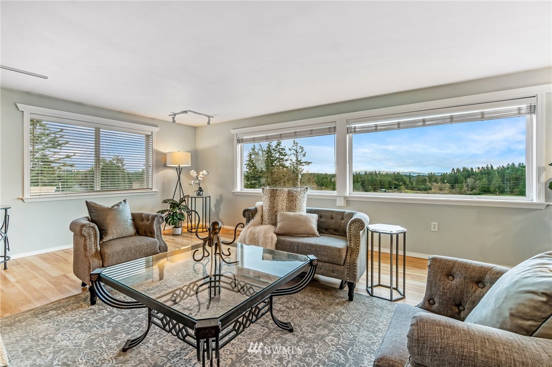 1095 Arrowhead Road Camano Island, WA 98282 - Photo 5 of 37 Gallery Image 5
