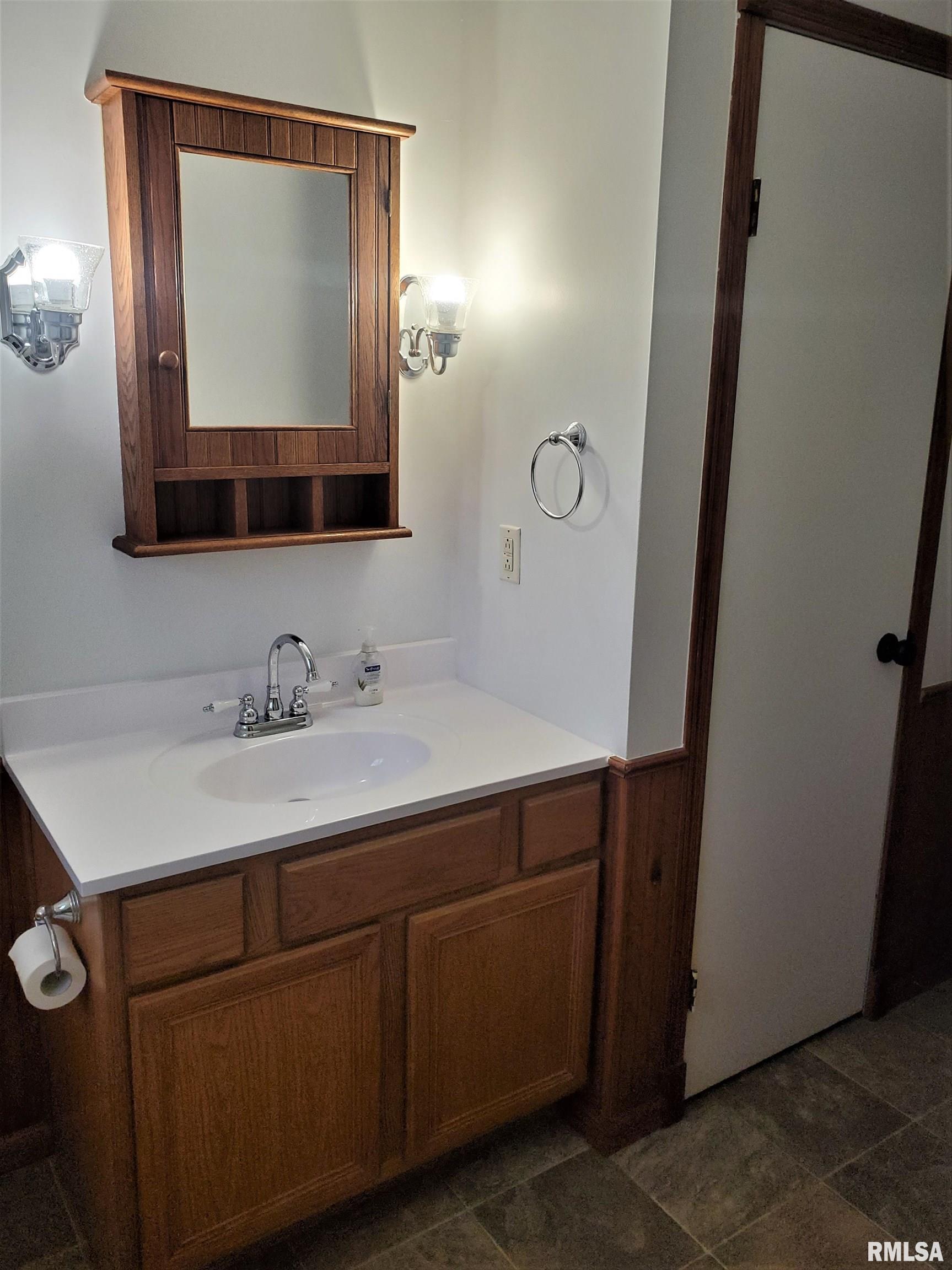 13355 Walnut Street Manito, IL 61546 - Photo 14 of 25 Gallery Image 14