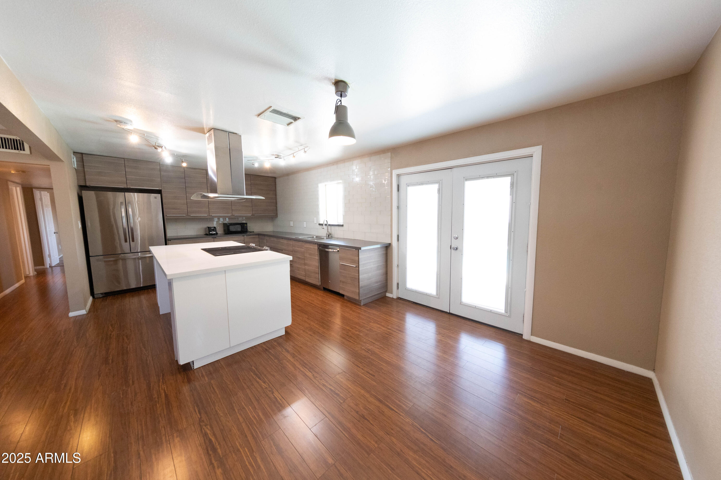 1149 West 10th Street Tempe, AZ 85281 - Photo 8 of 20 07