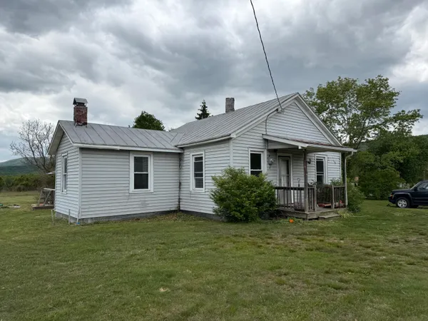 $137,000 | 702 Alleghany Avenue, Clifton Forge, VA 24422