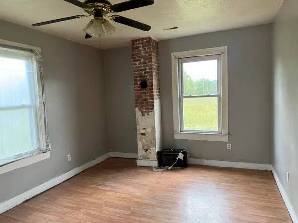 $137,000 | 702 Alleghany Avenue, Clifton Forge, VA 24422