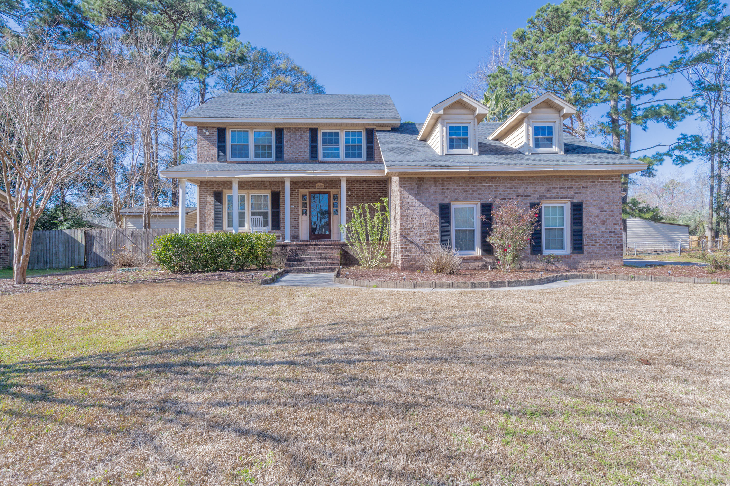 1640 Sulgrave Road Charleston, SC 29414 - Photo 2 of 24 DSC_1151