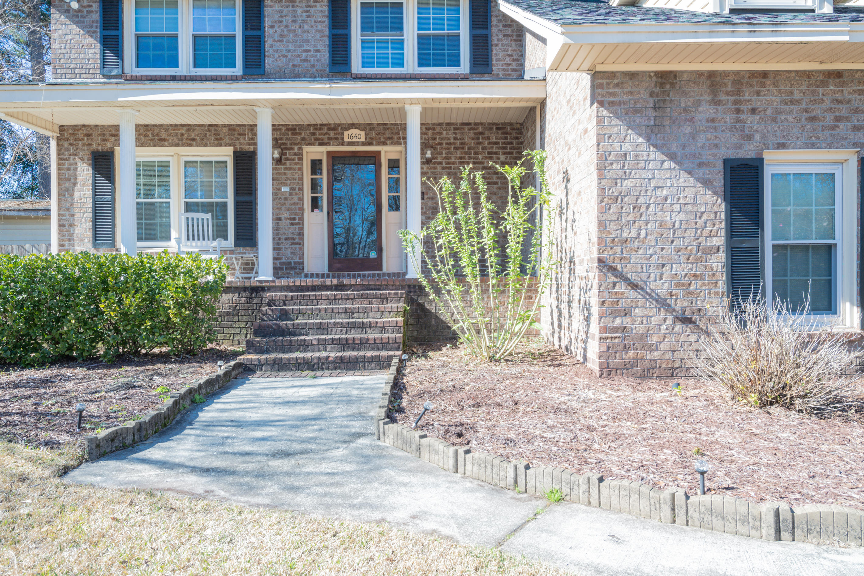 1640 Sulgrave Road Charleston, SC 29414 - Photo 5 of 24 DSC_1173