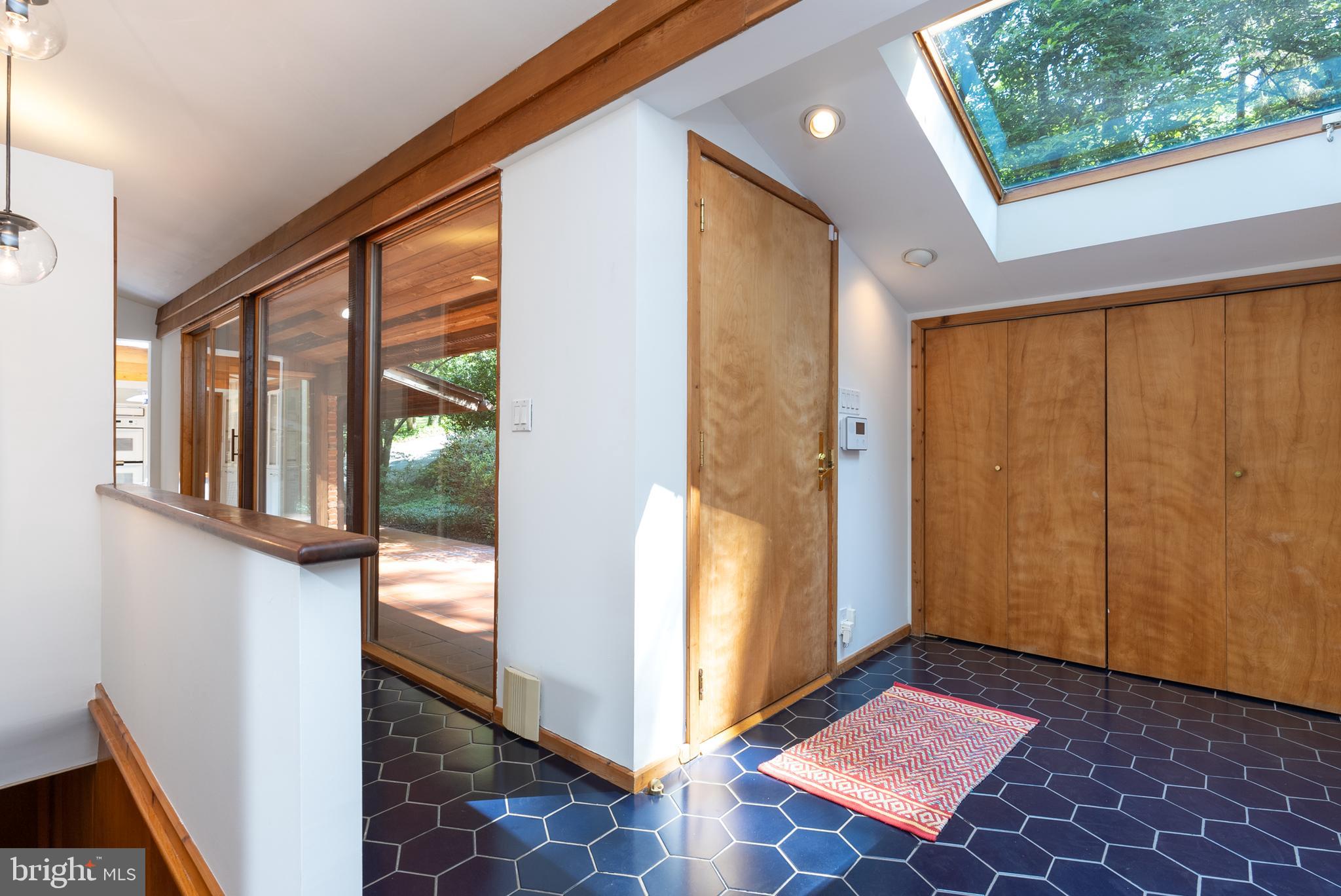 608 Rittenhouse Lane Wayne, PA 19087 - Photo 8 of 40 Foyer Entry