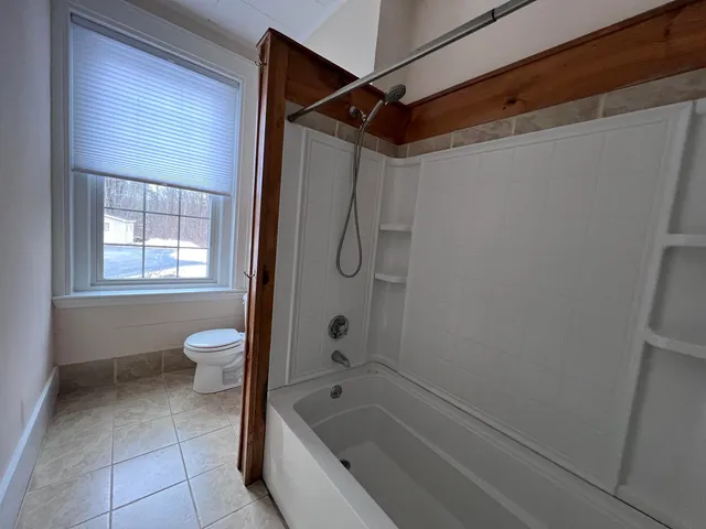 $2,300 | 9 Forest Street, Unit 3, Exeter, NH 03833