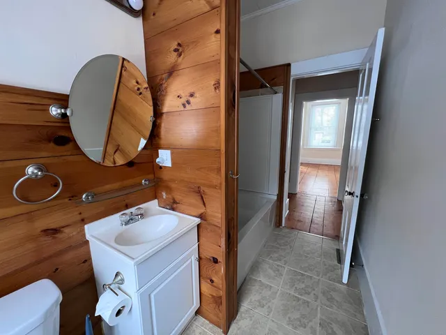 $2,300 | 9 Forest Street, Unit 3, Exeter, NH 03833