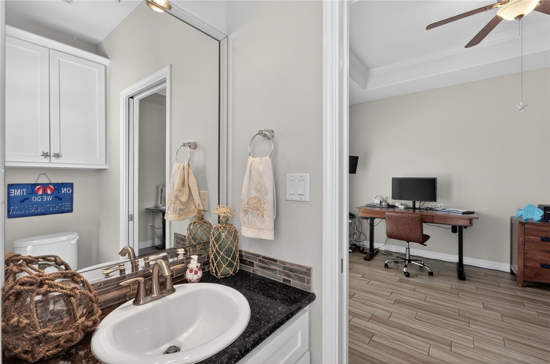 15614 Cuttysark Street Corpus Christi, TX 78418 - Photo 21 of 40 Half Bath