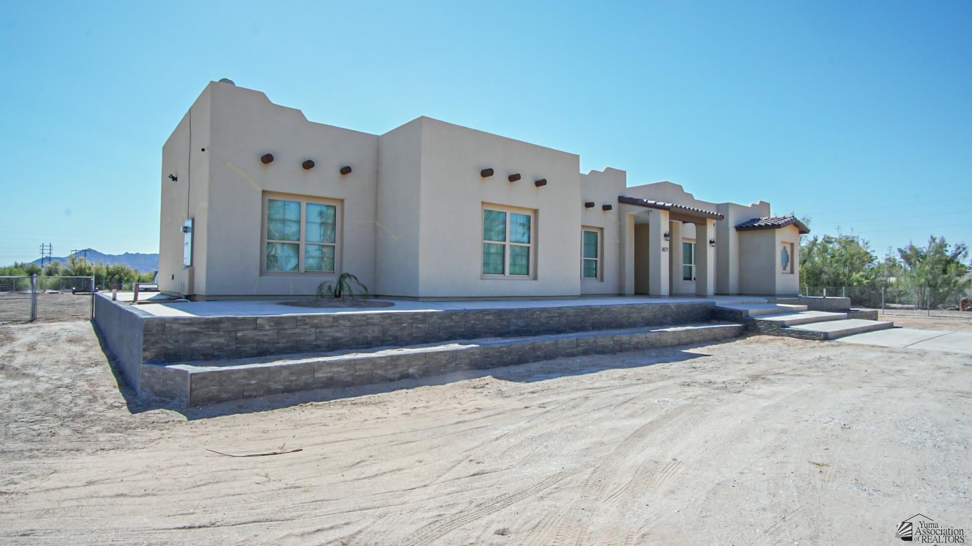 8671 Bronco Road Yuma, AZ 85365 - Photo 2 of 36 Gallery Image 2
