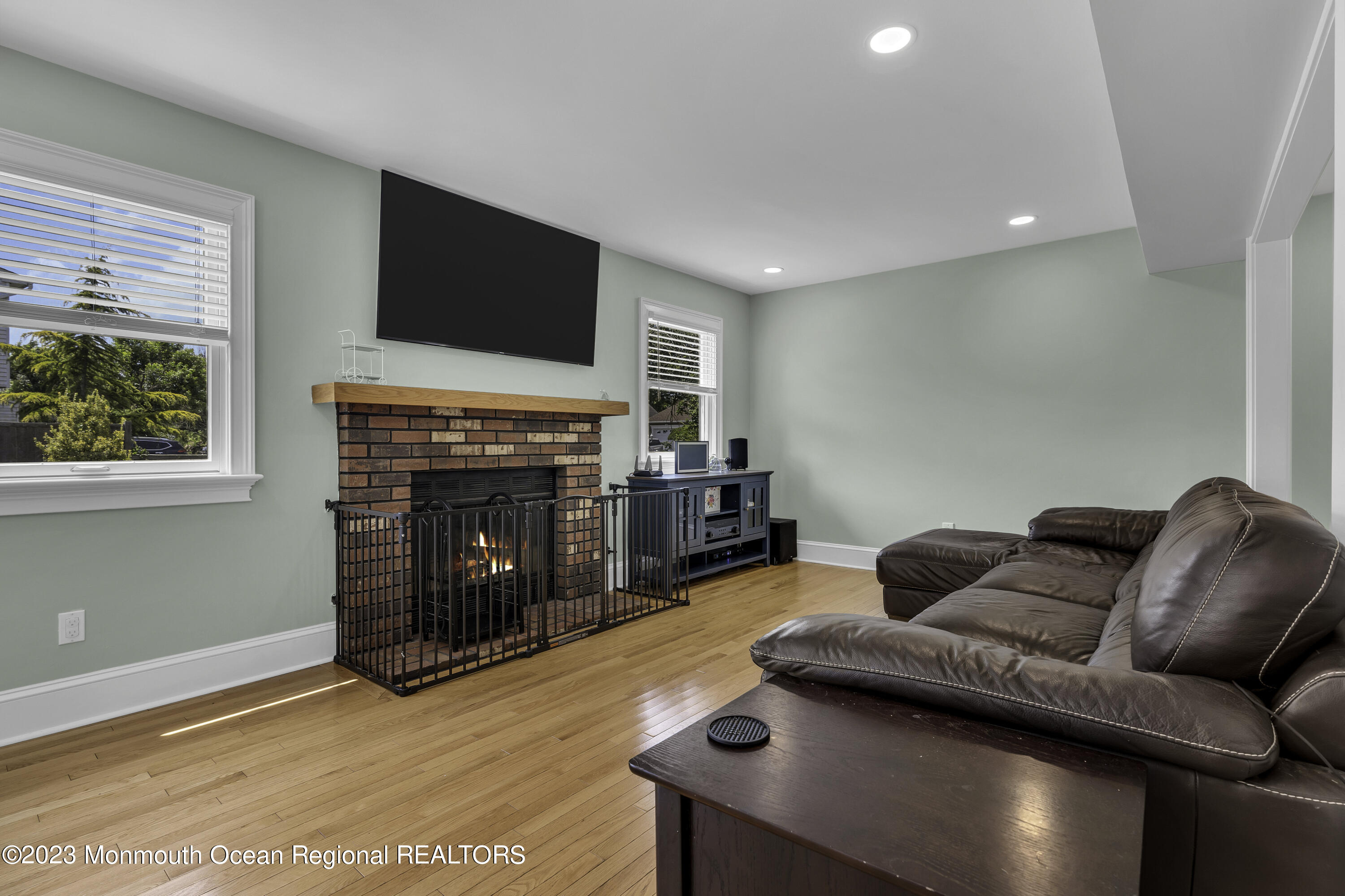 23 Appletree Road Howell, NJ 07731 - Photo 9 of 49 living room
