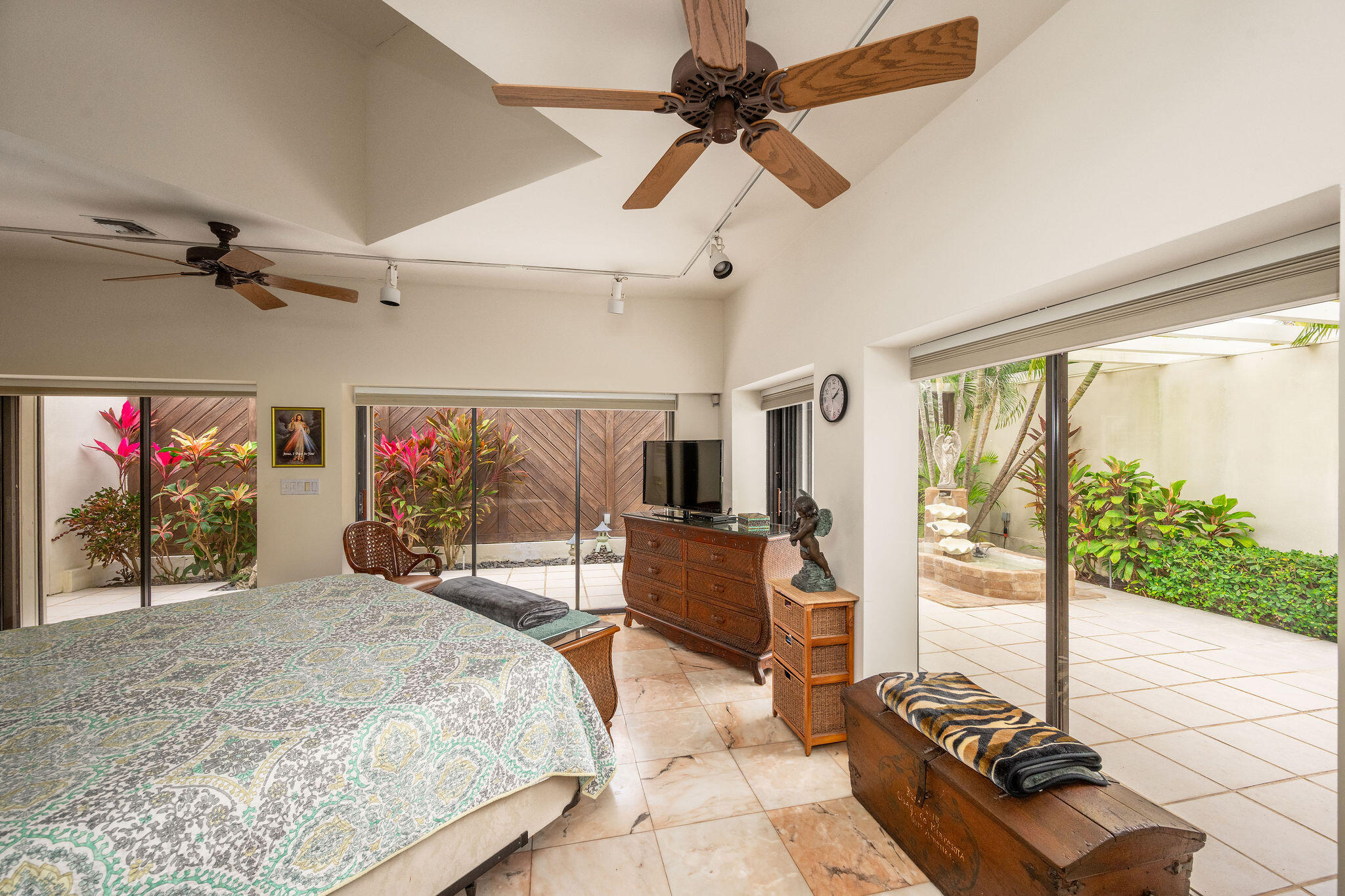 1600 Patricia Street Key West, FL 33040 - Photo 13 of 35 PRIMARY BEDROOM