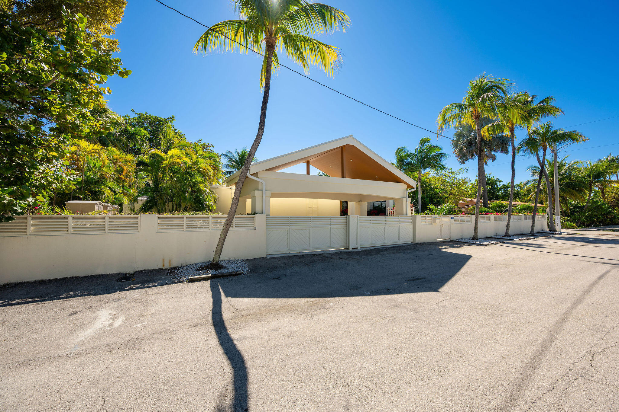 1600 Patricia Street Key West, FL 33040 - Photo 2 of 35 FRONT