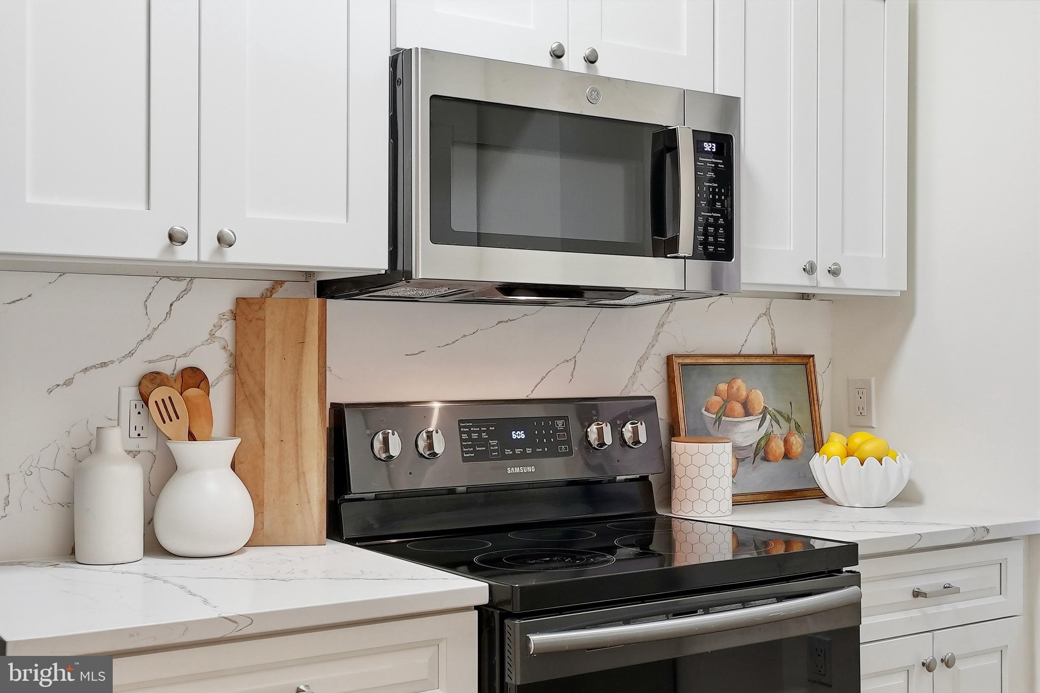 1727 R Street Northwest, Unit 203 Washington, DC 20009 - Photo 12 of 24 Kitchen