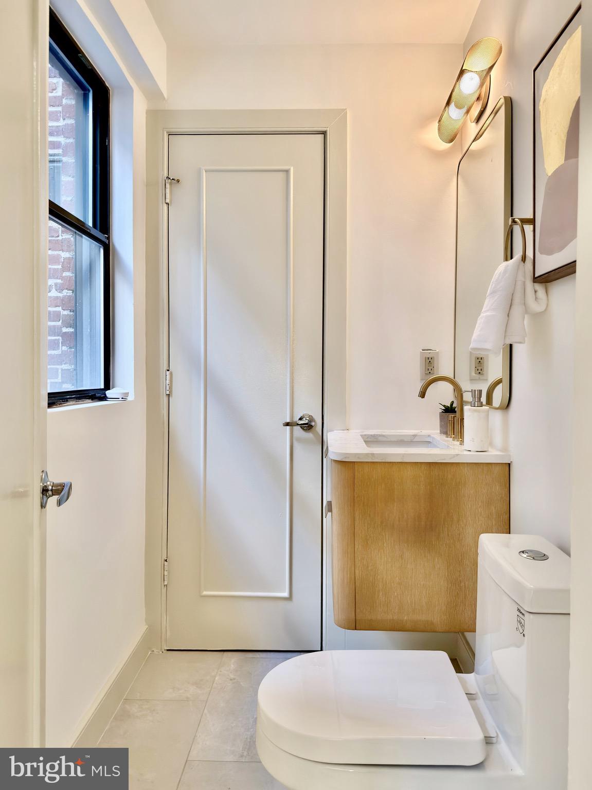 1727 R Street Northwest, Unit 203 Washington, DC 20009 - Photo 14 of 24 Powder Room