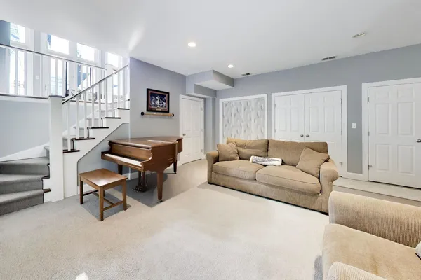 $1,050,000 | 3346 North Southport Avenue, Unit 1N, Chicago, IL 60657